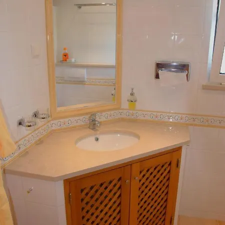 Florina Bed & Breakfast 4*