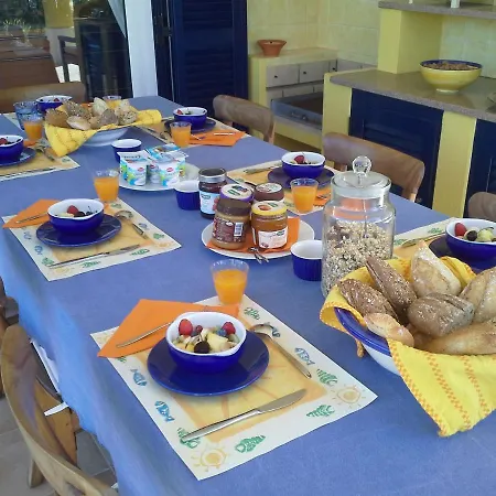 Bed and Breakfast Florina Luz