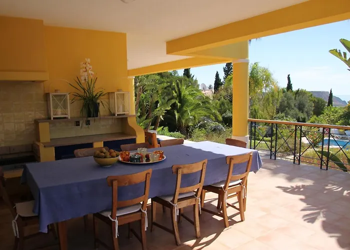 Florina Bed & Breakfast Luz